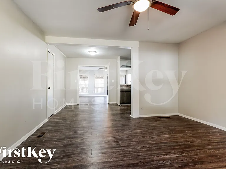 3085 Piper Dr — Photo 4