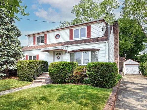 12 Iram Place, Bethpage, NY 11714