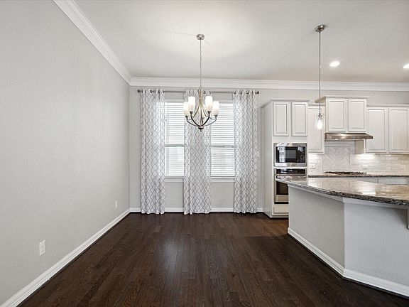 4th image of 430 N Live Oak St #0