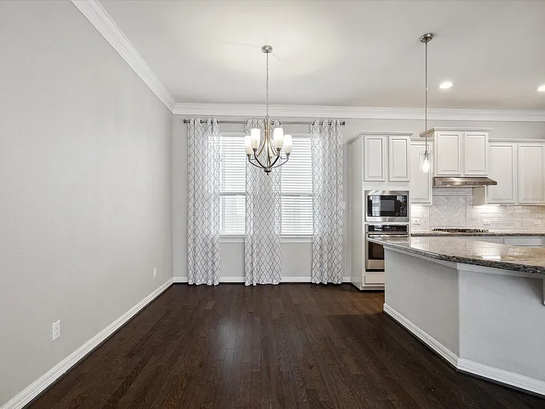 430 N Live Oak St — Photo 7