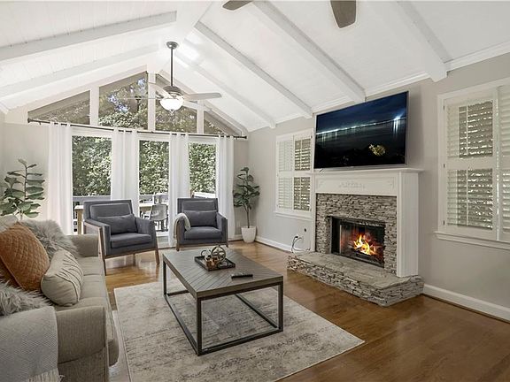3rd image of 3902 Peachtree Dunwoody Rd NE