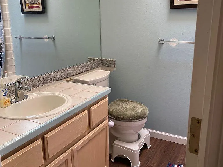 11210 Slater Ave NE #102 — Photo 14