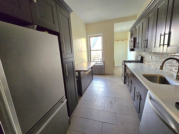 2nd image of 627 Willoughby Ave APT 1