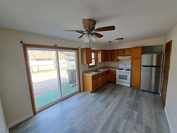 2nd image of 1556 E 34th Ave #4