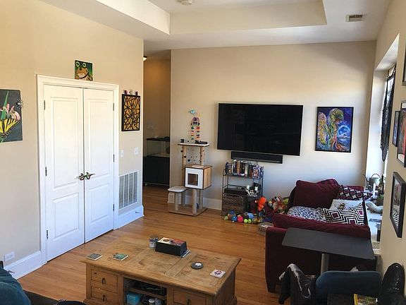 3rd image of 1137 W Leland Ave APT 202