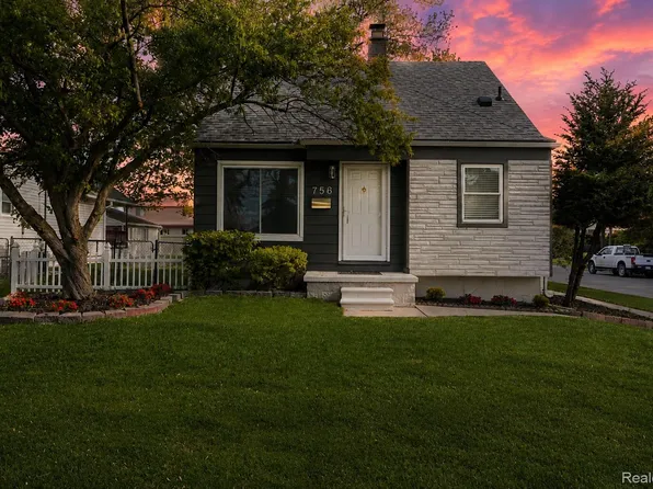 756 Cloverlawn Blvd, Lincoln Park, MI 48146