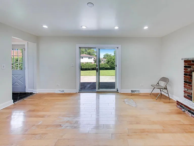1526 Carrol Ct — Photo 13