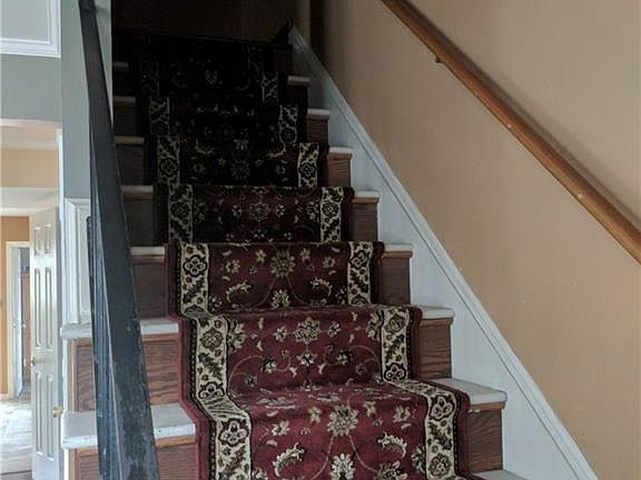 5th image of 439 Youngs Mill Ln