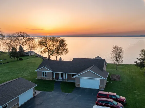 7878 S Us Highway 45, Oshkosh, WI 54902