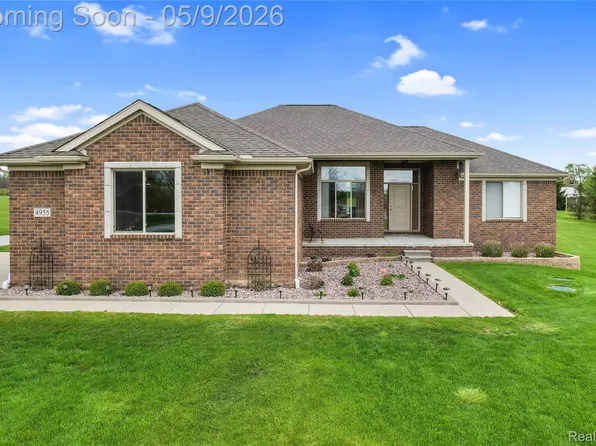 4955 Glover Rd, Almont, MI 48003