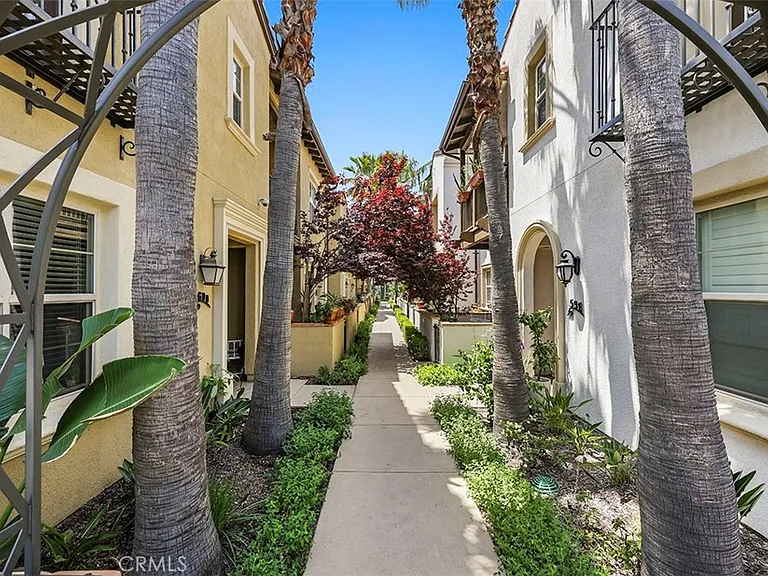 596 S Casita St — Photo 19