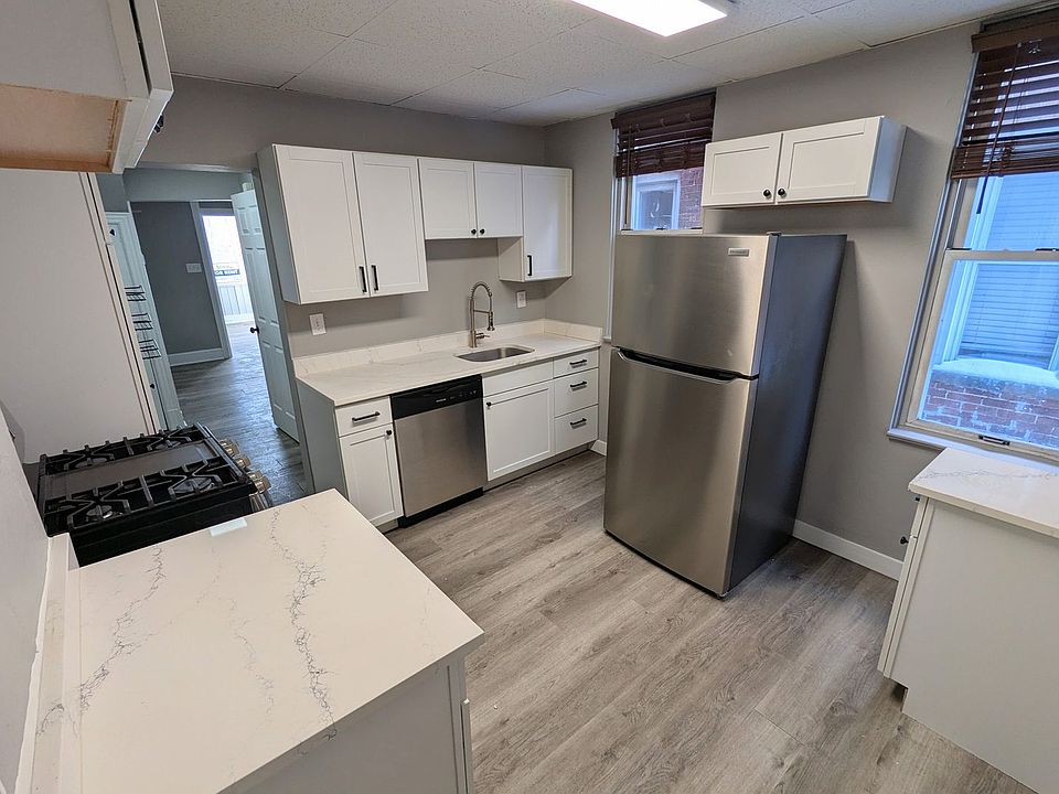 1st image of 4807-4811 Yew St #4809-1