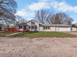 299 E Lincoln St, Seneca, IL