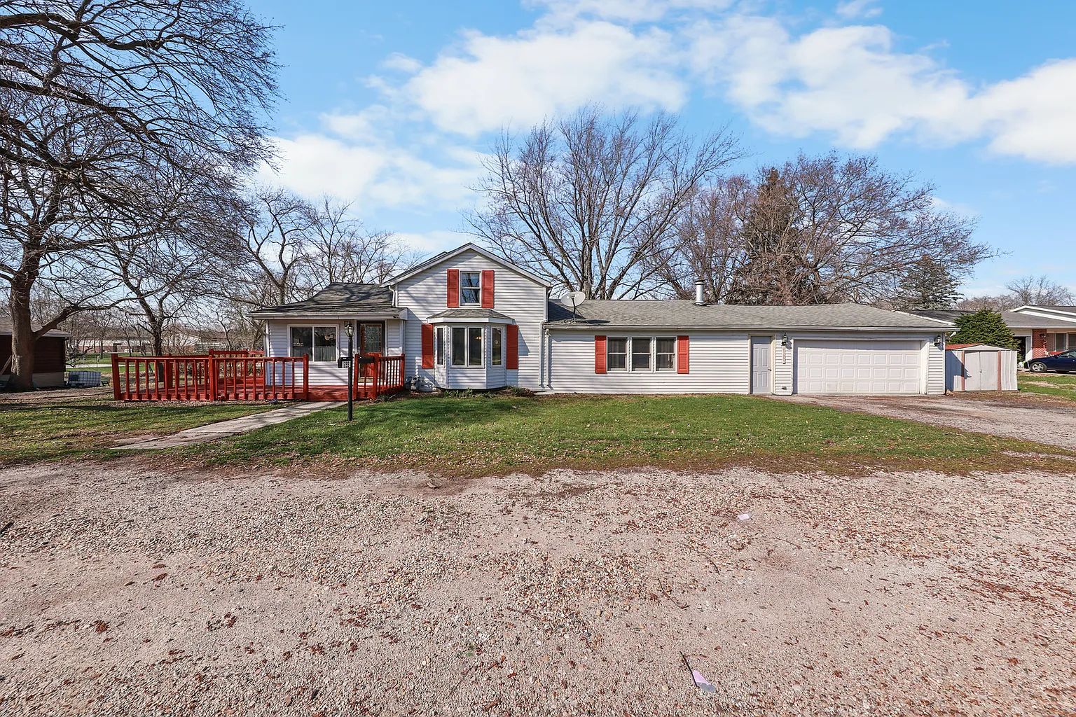 299 E Lincoln St photo 1