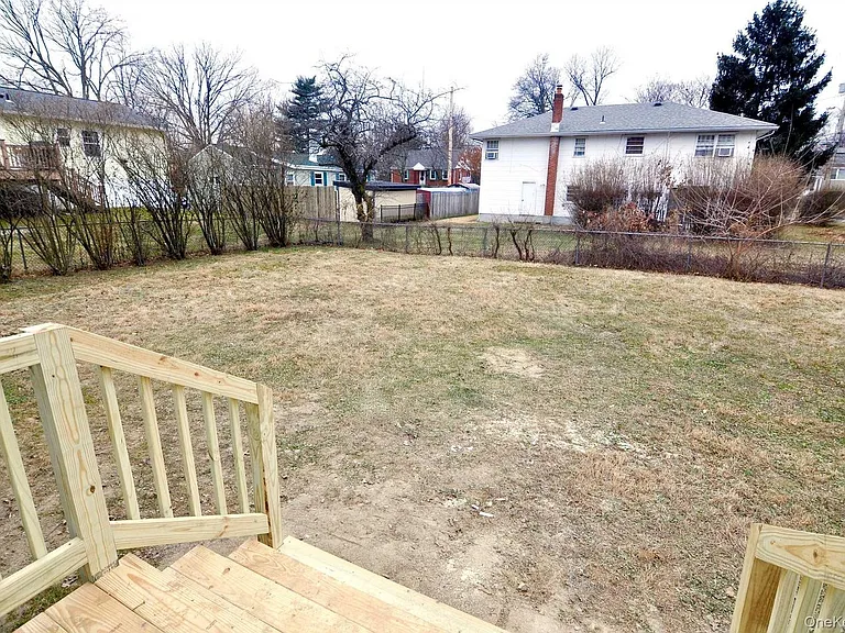 135 N Walnut St — Photo 13