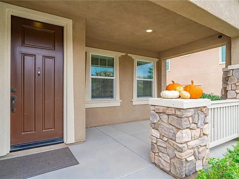 32561 Cherokee Rose St — Photo 17