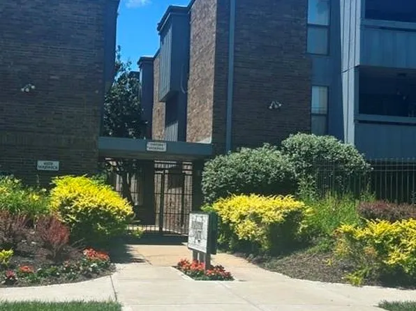 104 E 41st St APT 6, Kansas City, MO 64111
