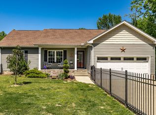 513 College St, Portland, TN 37148