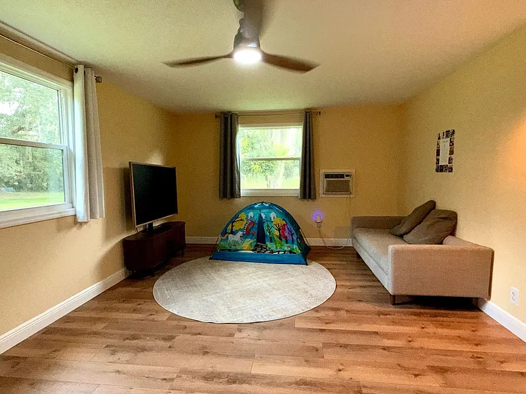 2200 Retreat Rd — Photo 26