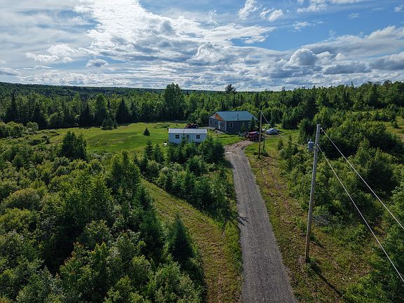 3rd image of 180 Moose Brook Road