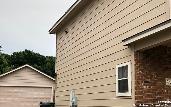 3rd image of 9206 Hilltop Crossing Dr