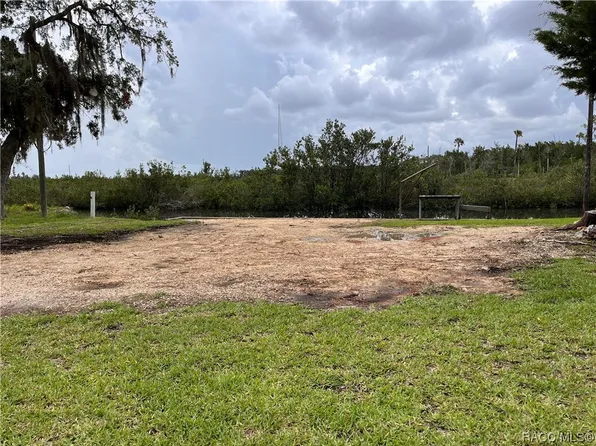 2225 S Paw Point, Crystal River, FL 34429
