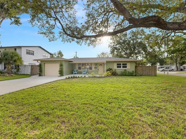 7401 Hobson St NE, Saint Petersburg, FL 33702