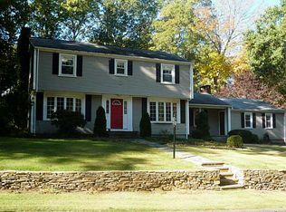 41 Mayflower Dr, East Greenwich, RI 02818