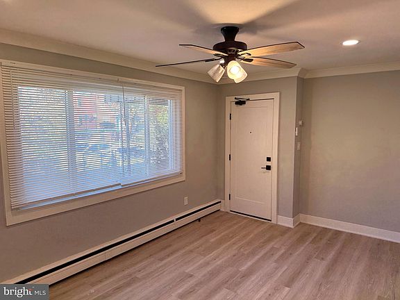 3rd image of 4253 Brooks St NE #1