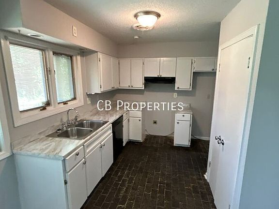 4th image of 4035 Pippin St