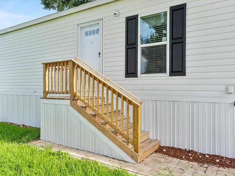 Auburndale Estates — Photo 27