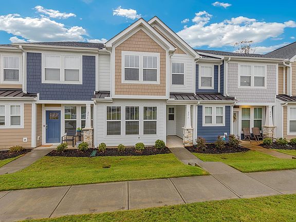 3rd image of 275 Dalmatian Dr