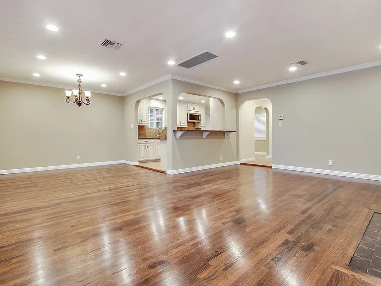 5923 Jumilla Ave — Photo 25