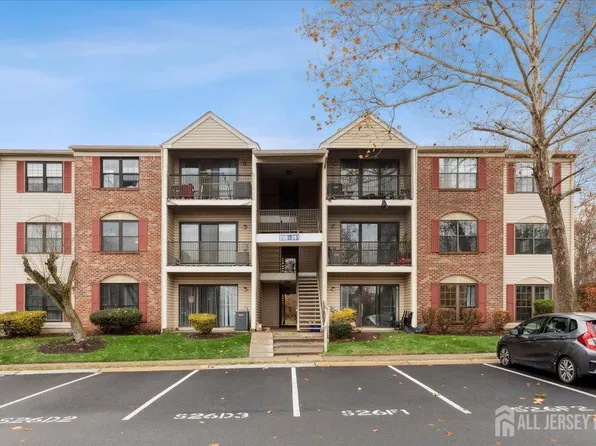 255 Hampshire Ct, Piscataway, NJ 08854