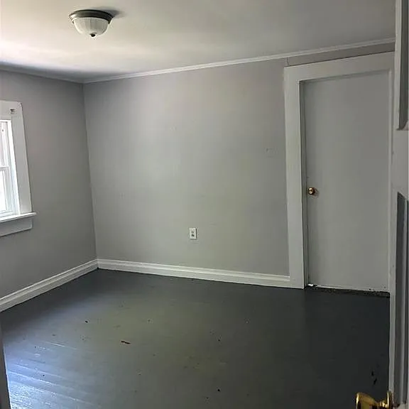 2850 Edgewood St — Photo 6