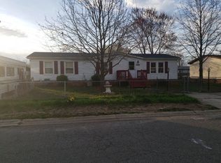 22506 Wainwright Ct, California, MD 20619