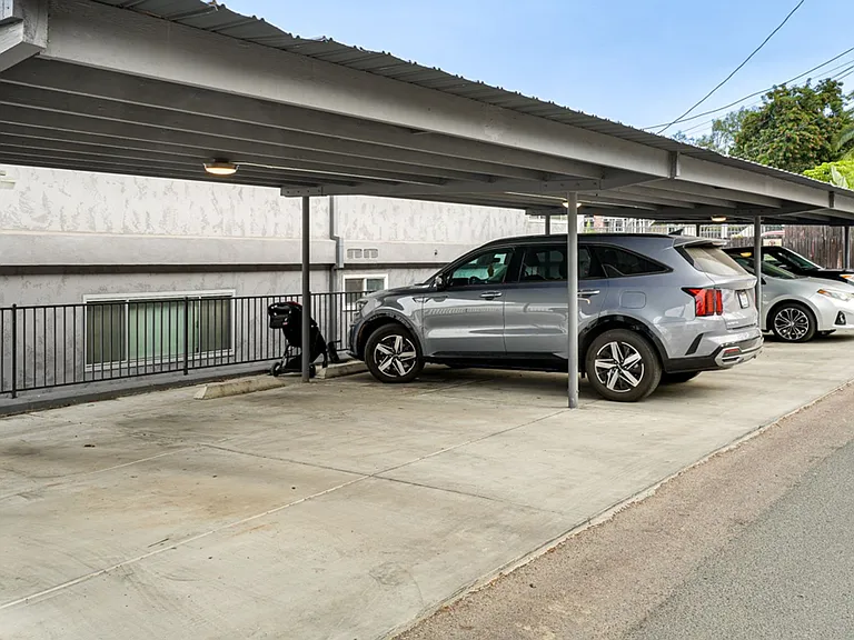 Imperial Gardens Apartments — Photo 29