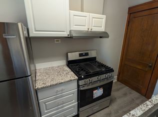 2 bed, 1.0 bath, 975 sqft, $1,100, Cleveland, OH 44102