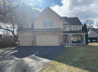 6460 Fox Dr #6460, Chanhassen, MN 55317