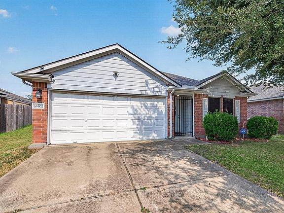 2nd image of 10902 Primrose Acres Ln