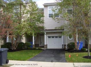121 Windward Dr, Manahawkin, NJ 08050