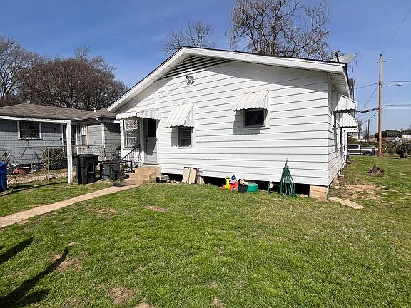 5th image of 3201 Desoto St