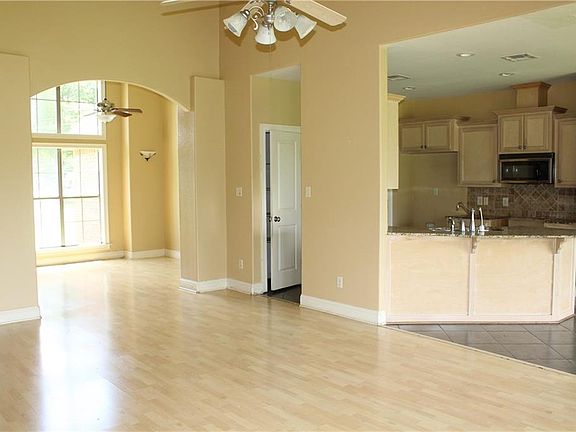 5th image of 5858 Pinewood Dr W