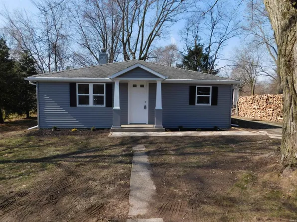1711 N Fox Farm Rd, Warsaw, IN 46580
