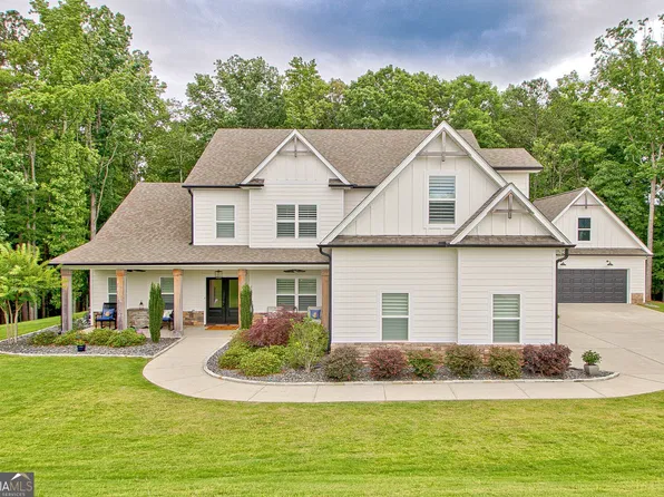 215 Sparrow Ct, Newnan, GA 30265
