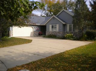 N46W6747 Windwood Ct, Cedarburg, WI 53012