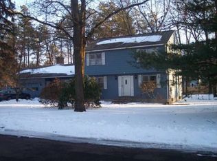 79 Metacomet Rd, Longmeadow, MA 01106
