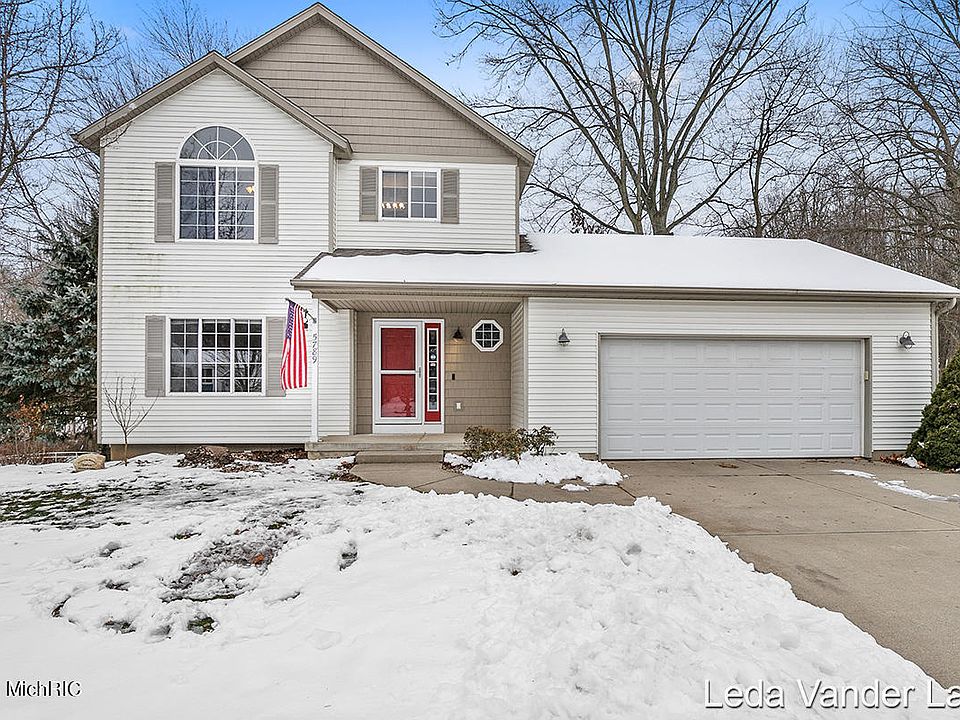 1st image of 5789 Grand Oaks Dr NE