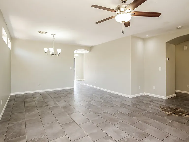 12417 W Larkspur Rd — Photo 3