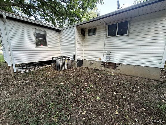3rd image of 10629 Glen Garry Rd